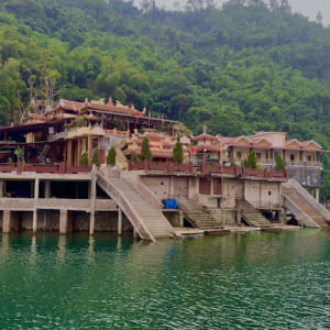 Tour-lạng-sơn-đền-thờ-thác-bờ-thủy-điện-hòa-bình